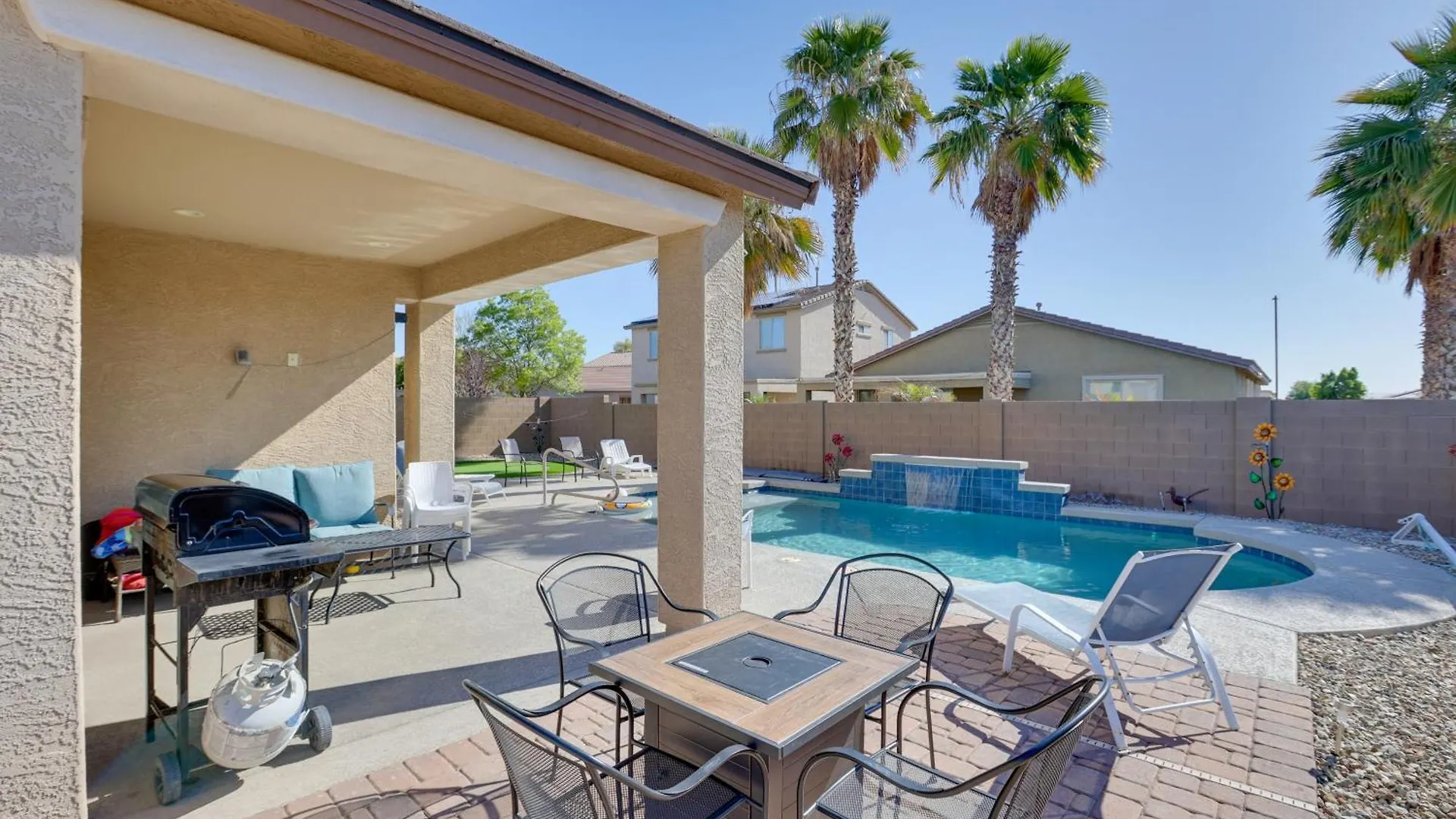 Holiday home Desert Den With Pool - 3 Miles To Goodyear Ballpark!