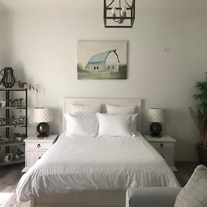  Holiday home Beautiful Private Casita/guesthouse W/ Kitchen, Access To Pool/spa